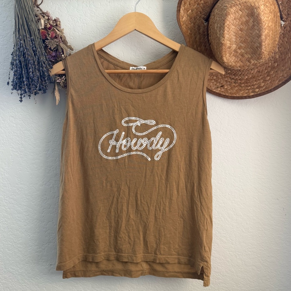 The Bee & The Fox // Howdy Muscle Tee